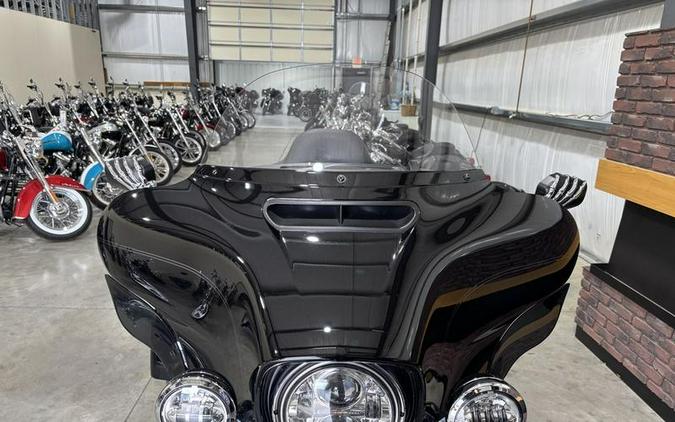 2019 Harley-Davidson® FLHTCUTG - Tri Glide® Ultra
