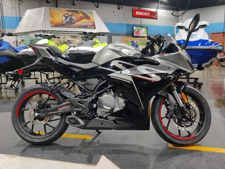 2023 CF MOTO 300SS