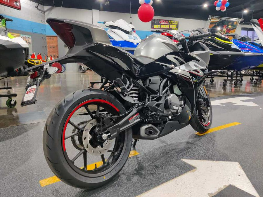 2023 CF MOTO 300SS