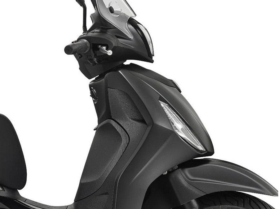 2024 Piaggio BV 400 Deep Black