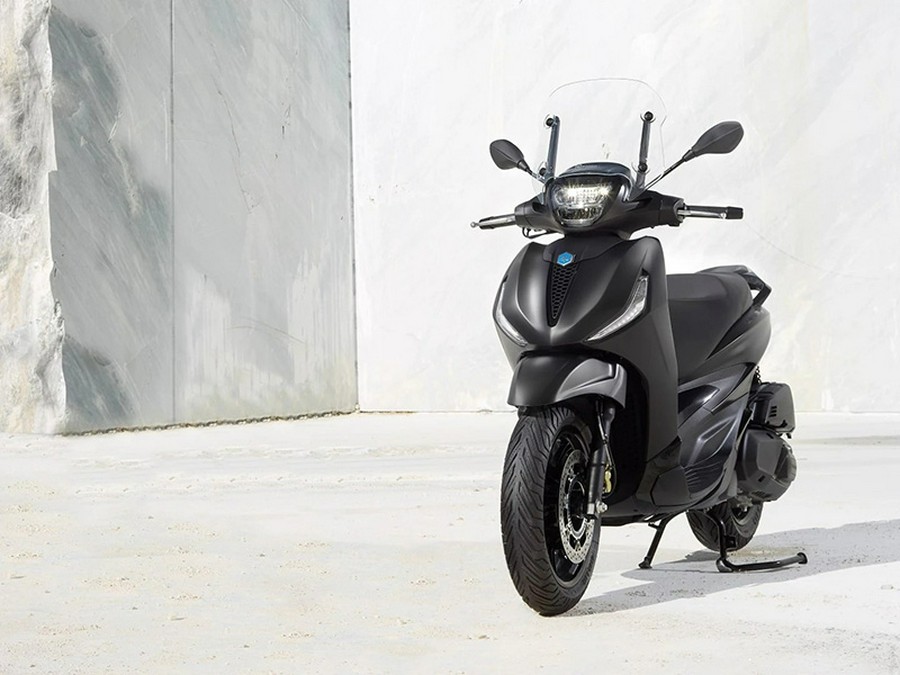 2024 Piaggio BV 400 Deep Black