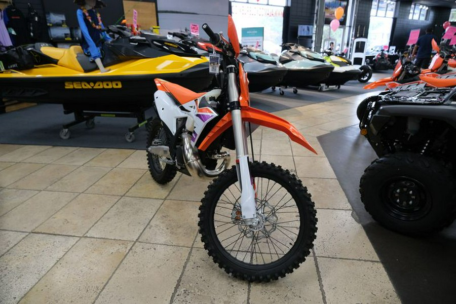 New 2024 KTM 300 XC ORANGE