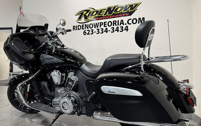 2022 Indian Motorcycle® Challenger® Limited Black Metallic