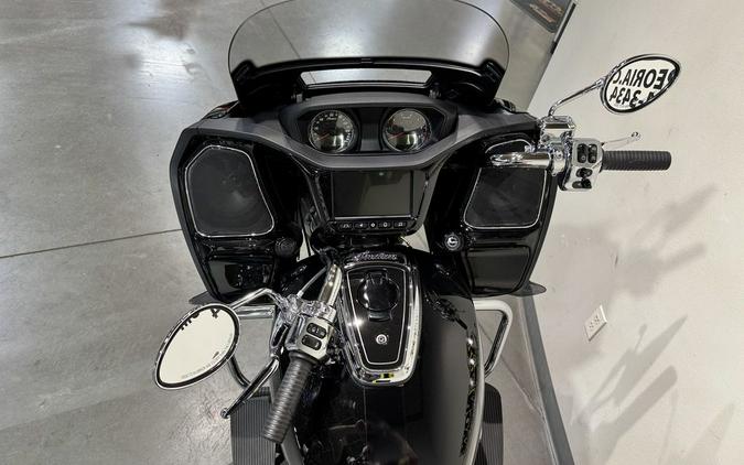 2022 Indian Motorcycle® Challenger® Limited Black Metallic