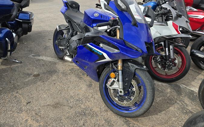 2025 YAMAHA YZFR9