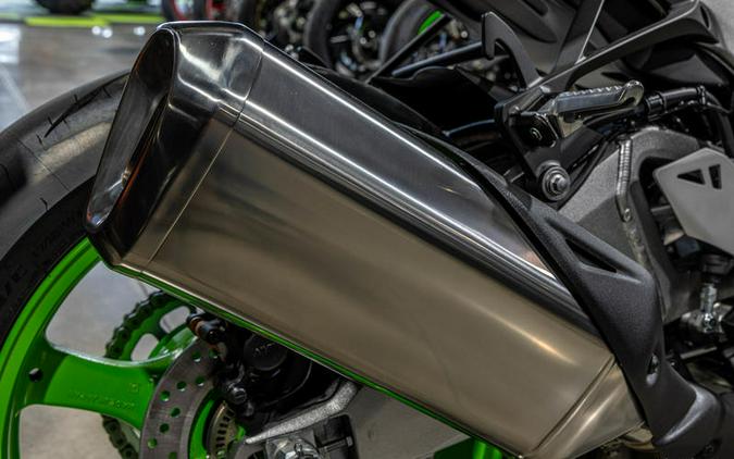 2024 Kawasaki Ninja® ZX™-10R 40th Anniversary Edition ABS