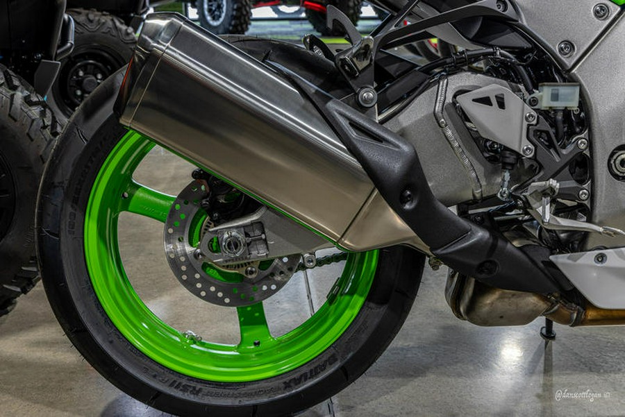 2024 Kawasaki Ninja® ZX™-10R 40th Anniversary Edition ABS