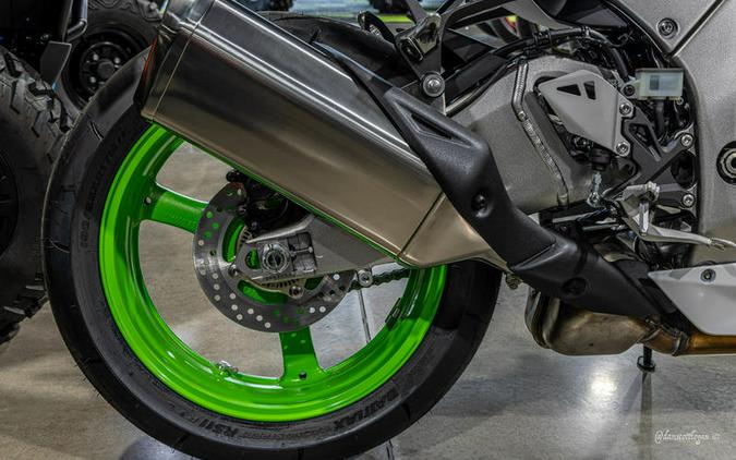 2024 Kawasaki Ninja® ZX™-10R 40th Anniversary Edition ABS