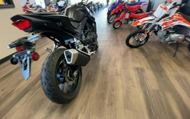 2026 Honda® CB750 Hornet E-Clutch