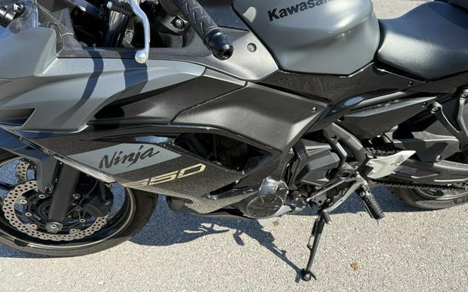 2024 Kawasaki Ninja 650 Metallic Matte Graphenesteel GrayEbony