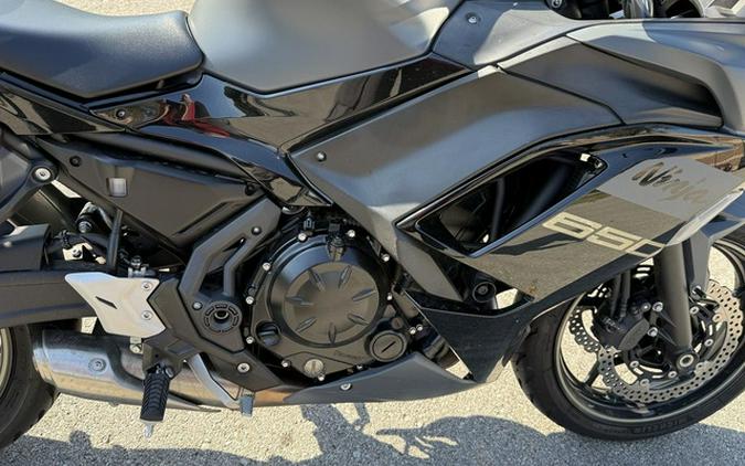 2024 Kawasaki Ninja 650 Metallic Matte Graphenesteel GrayEbony