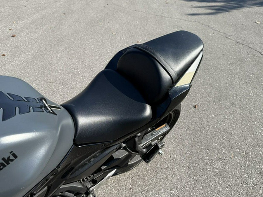 2024 Kawasaki Ninja 650 Metallic Matte Graphenesteel GrayEbony