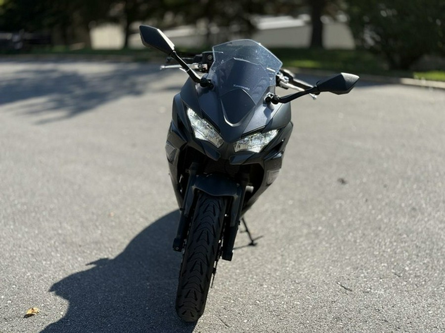 2024 Kawasaki Ninja 650 Metallic Matte Graphenesteel GrayEbony
