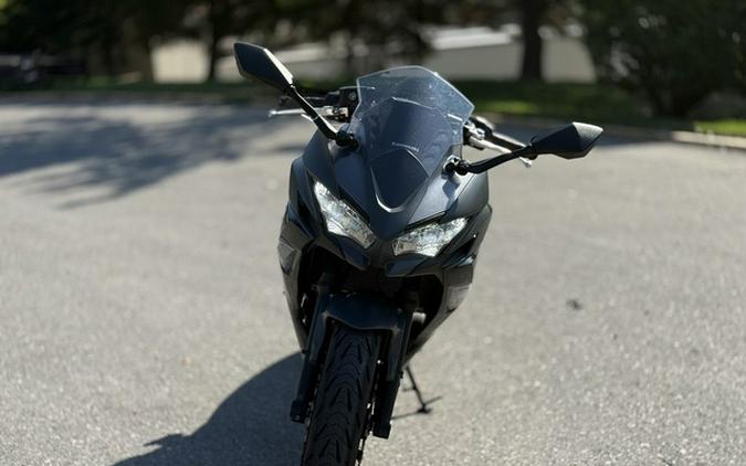 2024 Kawasaki Ninja 650 Metallic Matte Graphenesteel GrayEbony