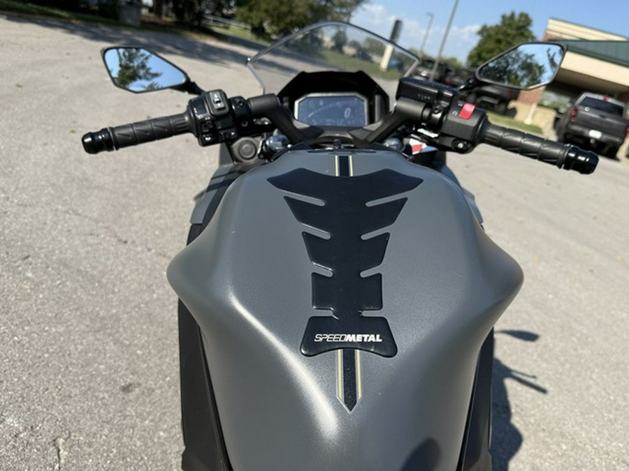 2024 Kawasaki Ninja 650 Metallic Matte Graphenesteel GrayEbony