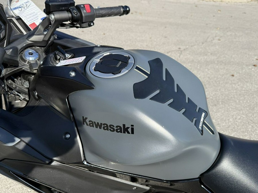 2024 Kawasaki Ninja 650 Metallic Matte Graphenesteel GrayEbony