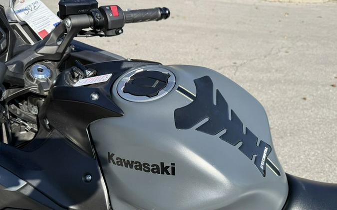 2024 Kawasaki Ninja 650 Metallic Matte Graphenesteel GrayEbony