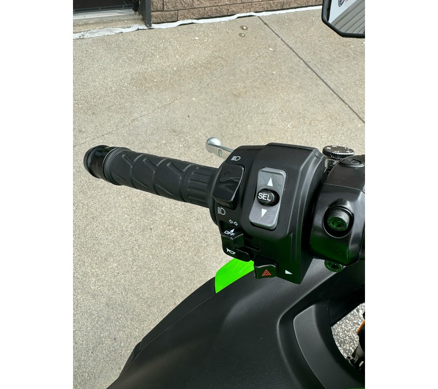 2025 Kawasaki Ninja 650 KRT Edition ABS