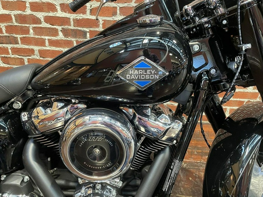 2025 Harley-Davidson Softail FLHC - Heritage Classic