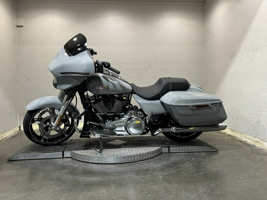 Harley-Davidson Street Glide® 2024 FLHX 84472672 BILLIARD GRAY