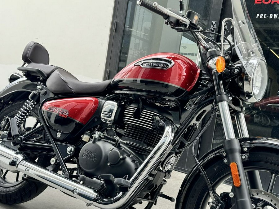 2023 Royal Enfield Meteor 350 Supernova Red