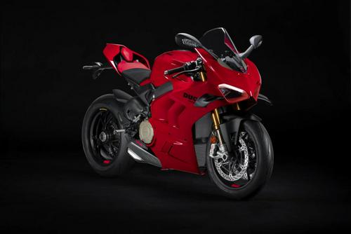 2022 Ducati Panigale V4 and V4 S | First Look Review