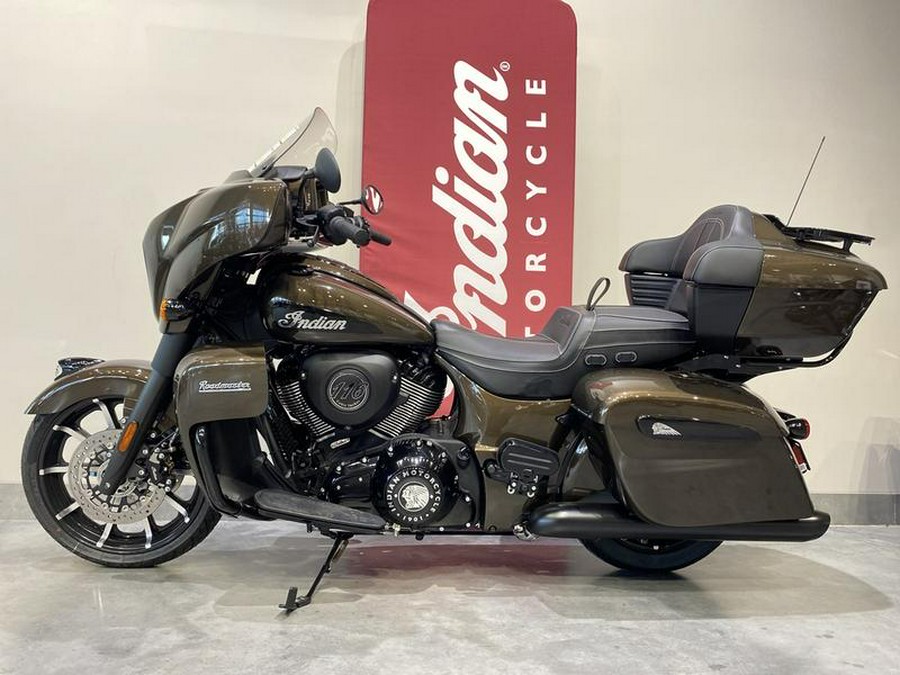 2023 Indian Motorcycle® Roadmaster® Dark Horse® Bronze Pearl Metallic