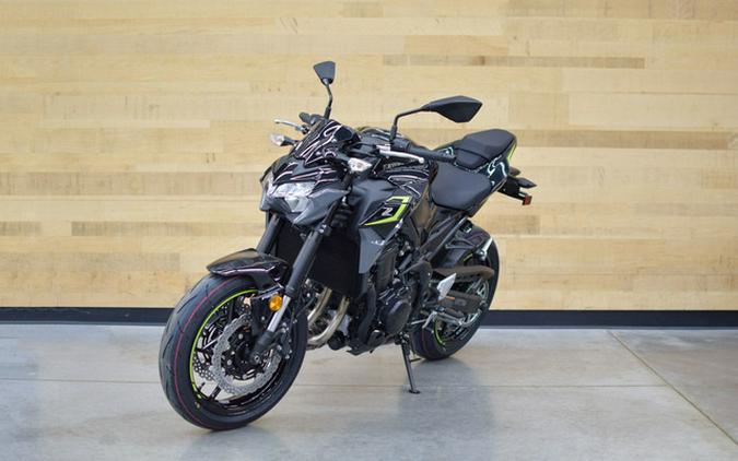 2024 Kawasaki Z900 ABS Metallic Spark Black/Metallic Matte Dark