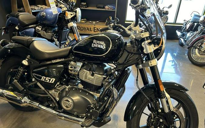 2024 Royal Enfield Super Meteor 650 Astral Green