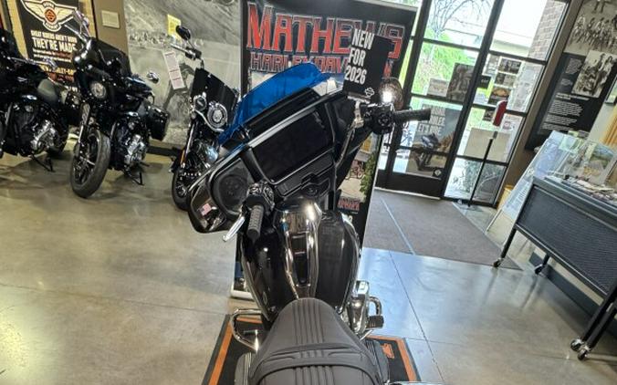 2026 Harley-Davidson® Street Glide® Midnight Ember Chrome Trim