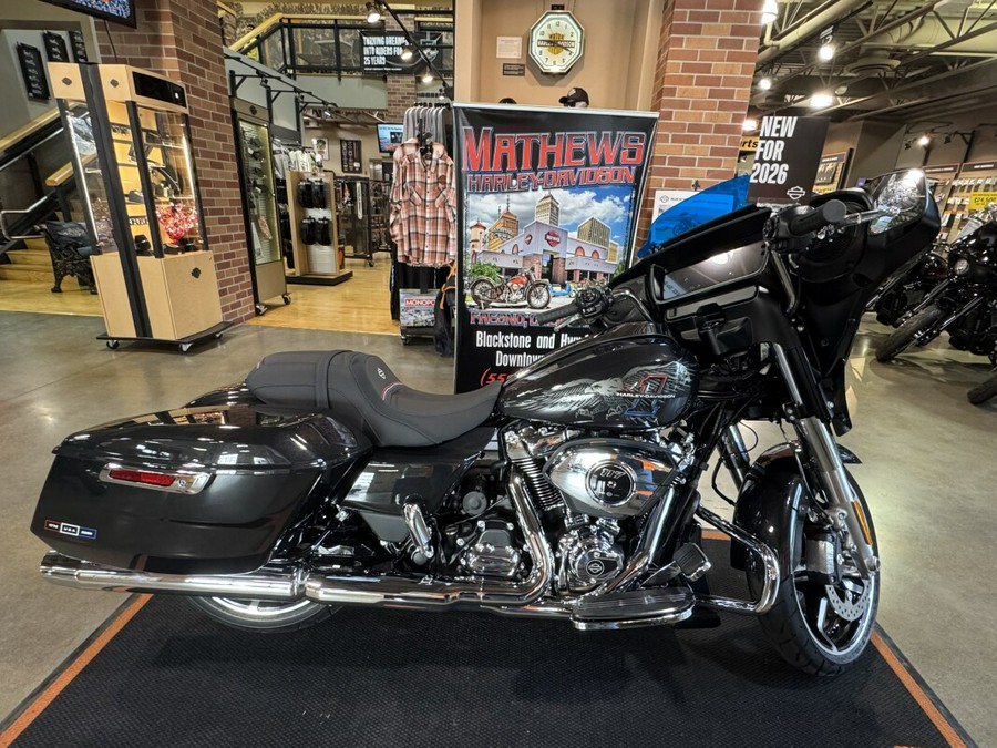 2026 Harley-Davidson® Street Glide® Midnight Ember Chrome Trim