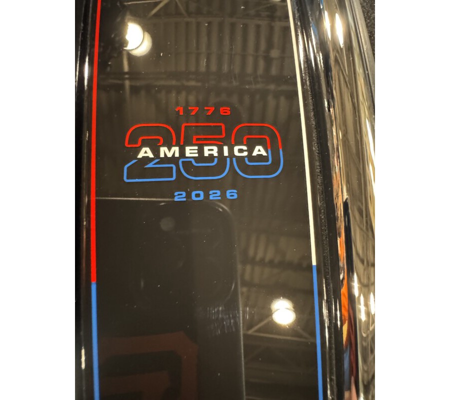 2026 Harley-Davidson® Street Glide® Midnight Ember Chrome Trim