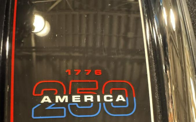 2026 Harley-Davidson® Street Glide® Midnight Ember Chrome Trim