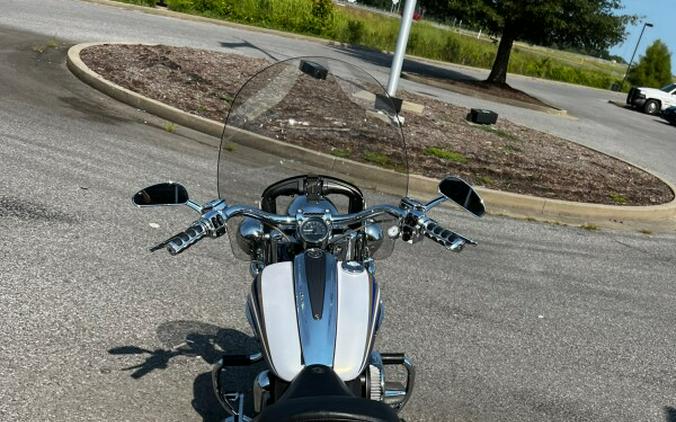 2014 Harley-Davidson CVO Softail Deluxe White Gold Pearl & Deep