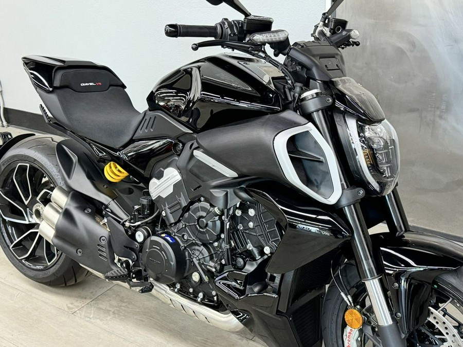 2024 Ducati Diavel V4 Black