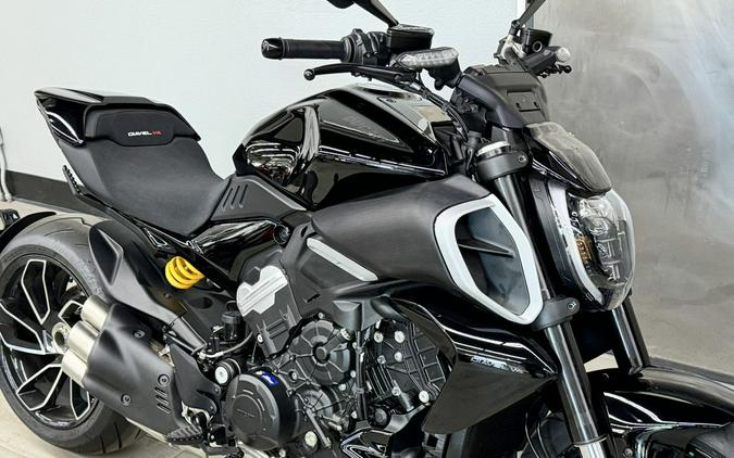 2024 Ducati Diavel V4 Black