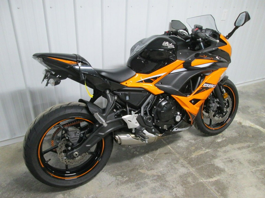 2019 Kawasaki Ninja® 650 ABS Candy Orange/Metallic Spark Black