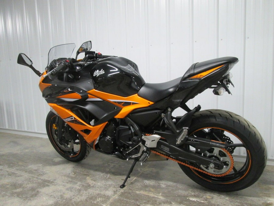 2019 Kawasaki Ninja® 650 ABS Candy Orange/Metallic Spark Black