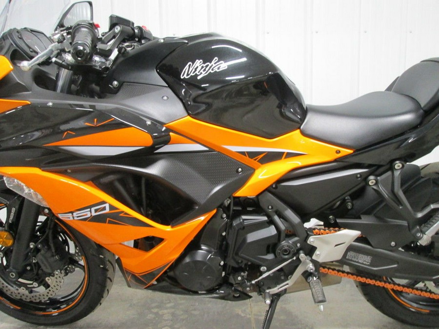 2019 Kawasaki Ninja® 650 ABS Candy Orange/Metallic Spark Black