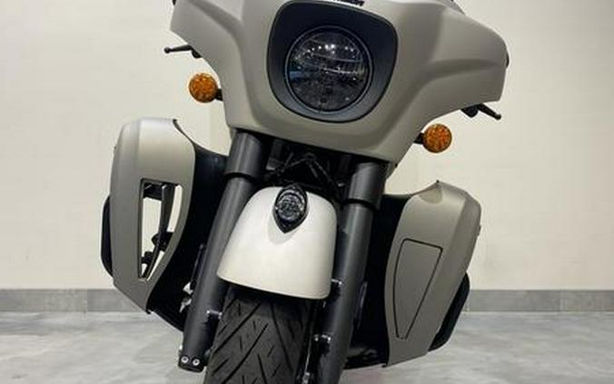 2023 Indian Motorcycle® Roadmaster® Dark Horse® Silver Quartz Smoke