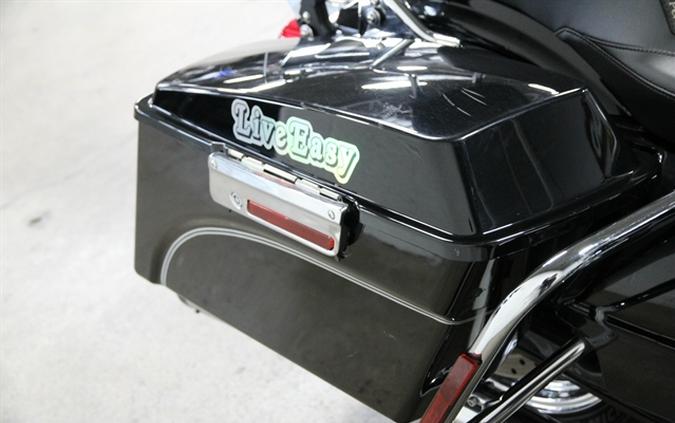 2011 HARLEY DAVIDSON Road King Classic