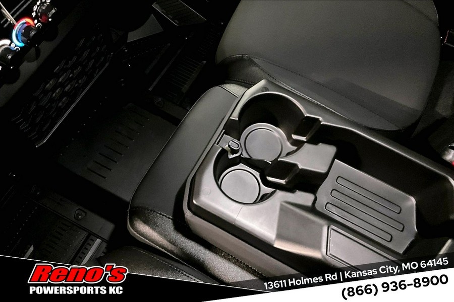 2026 Can-Am Defender MAX XT CAB HD11