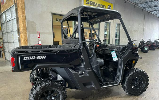 2023 Can-Am Defender XT HD10