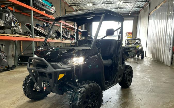 2023 Can-Am Defender XT HD10