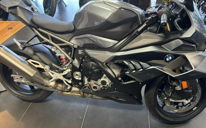 2025 BMW Motorrad S 1000 RR 1.9% W.A.C or $2500 REBATE FREE 2 YEAR EXT WARR