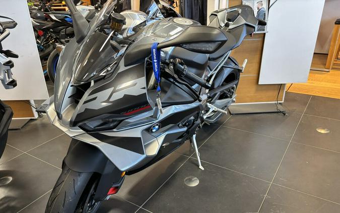 2025 BMW Motorrad S 1000 RR 1.9% W.A.C or $2500 REBATE FREE 2 YEAR EXT WARR