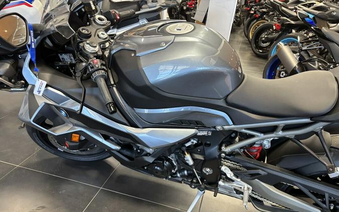 2025 BMW Motorrad S 1000 RR 1.9% W.A.C or $2500 REBATE FREE 2 YEAR EXT WARR
