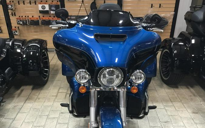 2018 Harley-Davidson® 115th Anniversary Tri Glide® Ultra Legend Blue/Vivid Black