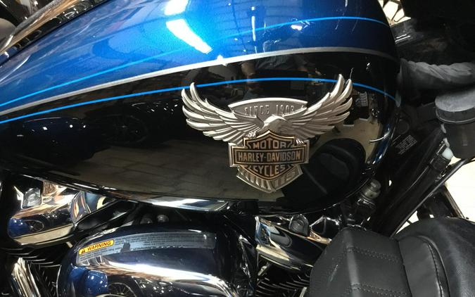 2018 Harley-Davidson® 115th Anniversary Tri Glide® Ultra Legend Blue/Vivid Black