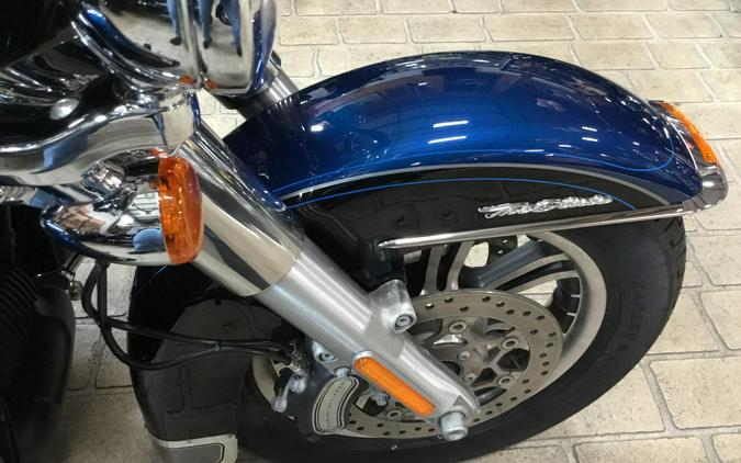 2018 Harley-Davidson® 115th Anniversary Tri Glide® Ultra Legend Blue/Vivid Black